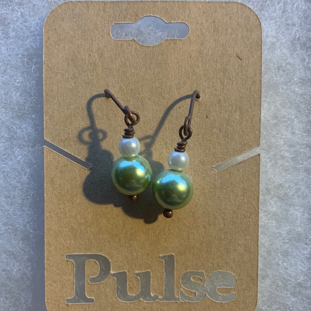 Pulse Pearl and Mint Earrings